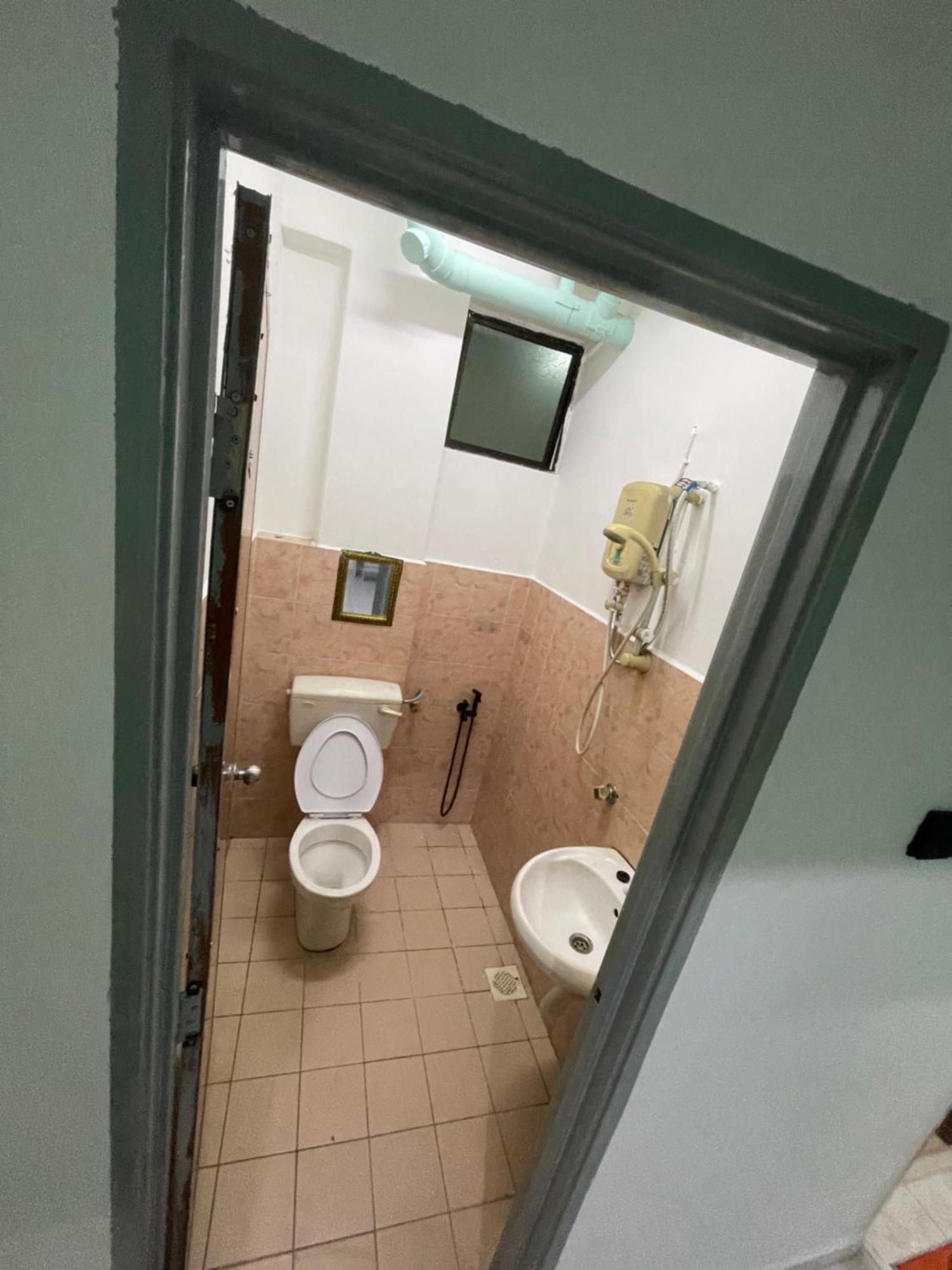 Blissful Breeze 4 Rooms & Netflix By Ezyroom Melaka Ayer Keroh Exteriör bild